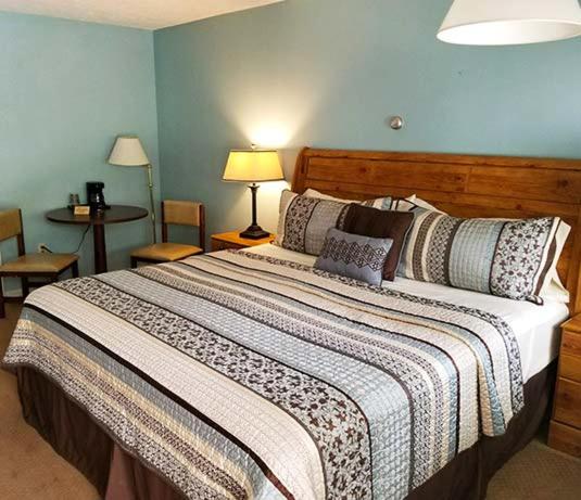 Deluxe Single Room interior